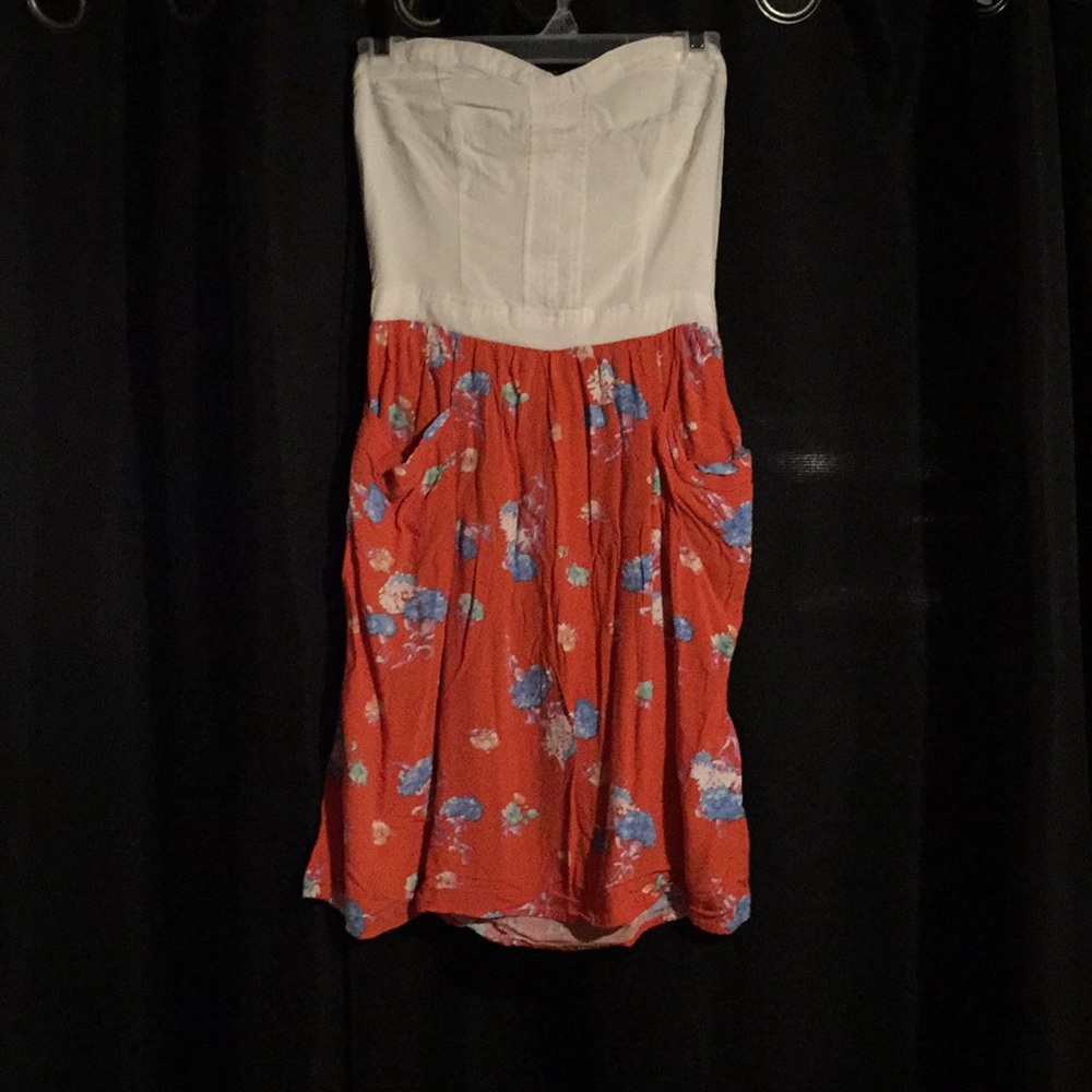 Xhilaration strapless summer dress with pockets.